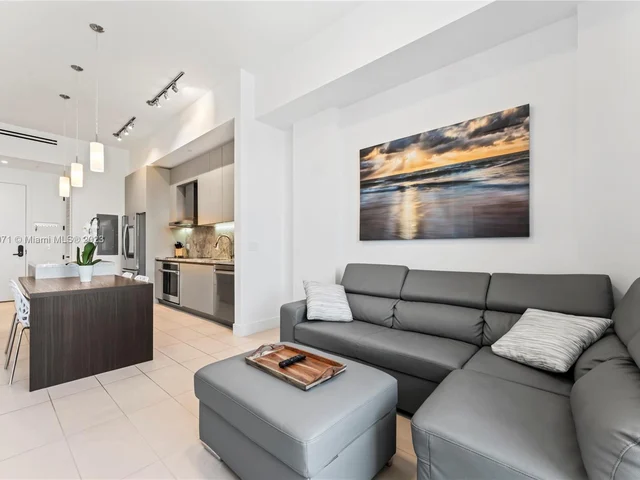 1030 15th St # 203, Miami Beach FL 33139