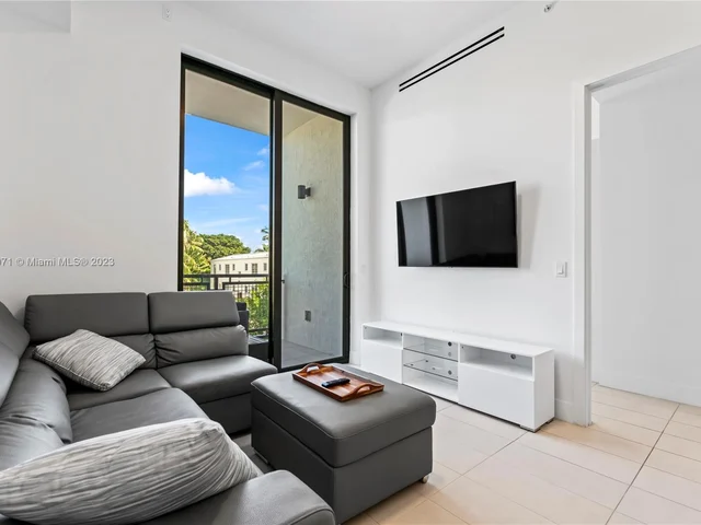 1030 15th St # 203, Miami Beach FL 33139