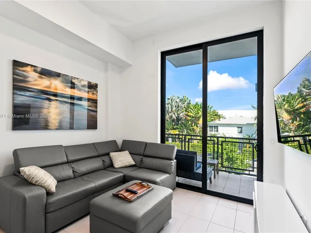 1030 15th St # 203, Miami Beach FL 33139