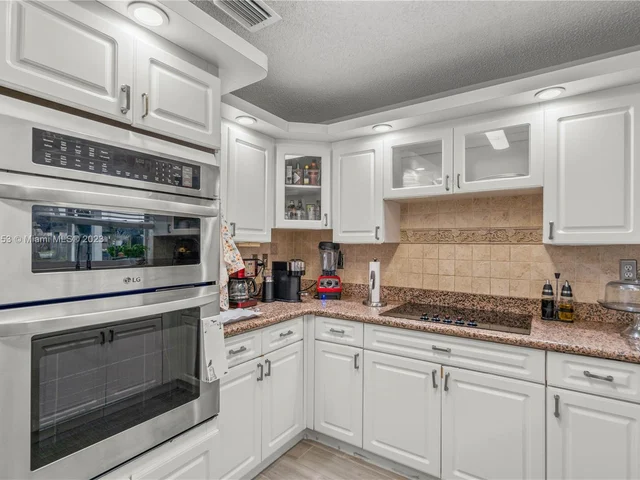 7251 SW 158th Pl, Miami FL 33193