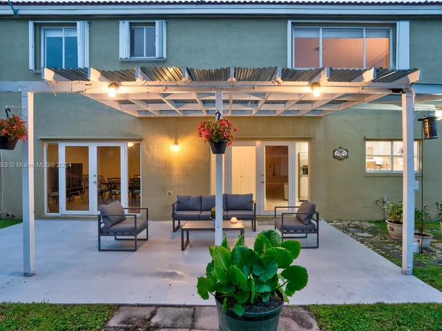 7251 SW 158th Pl, Miami FL 33193