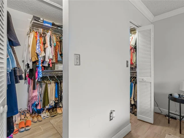 7251 SW 158th Pl, Miami FL 33193