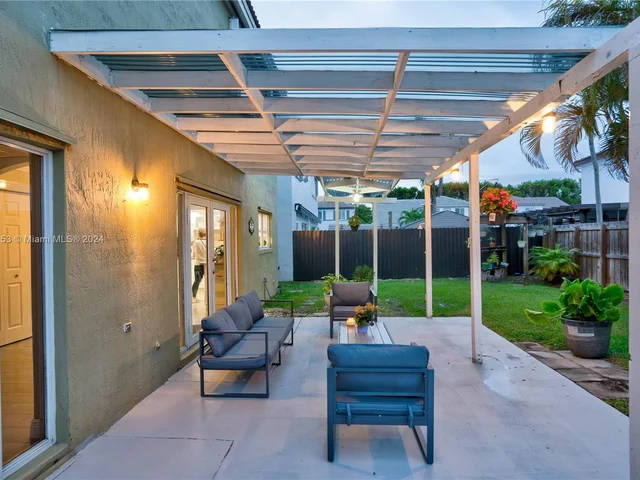 7251 SW 158th Pl, Miami FL 33193