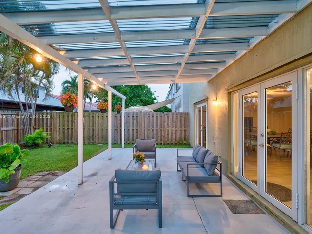 7251 SW 158th Pl, Miami FL 33193