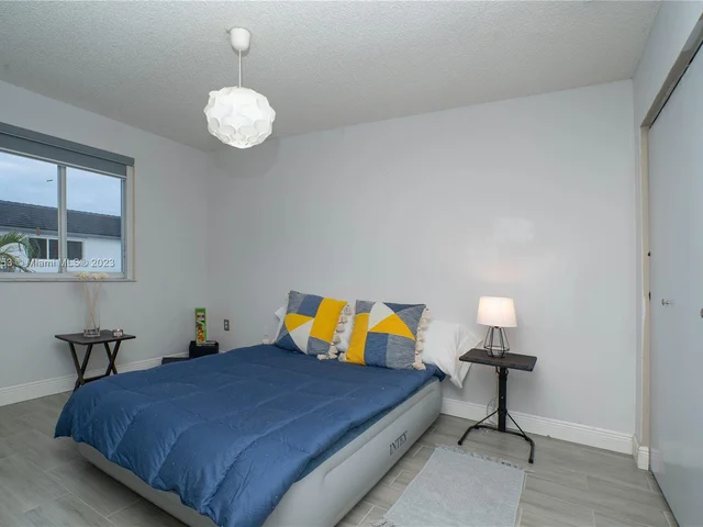 7251 SW 158th Pl, Miami FL 33193