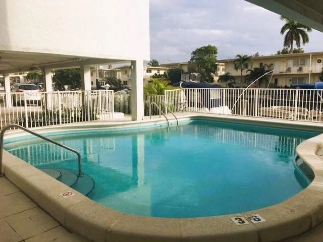3702 NE 171st St # 8, North Miami Beach FL 33160