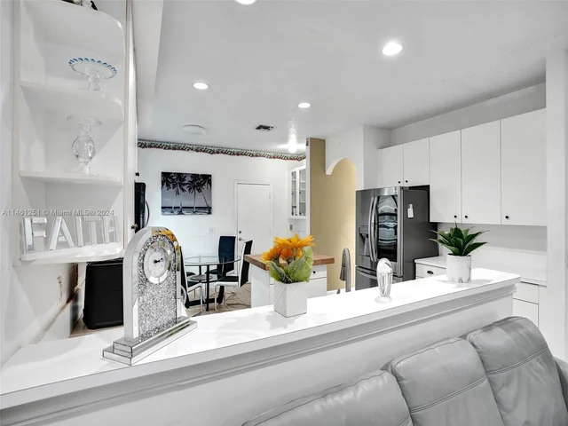 1588 SW 191st Ave, Pembroke Pines FL 33029