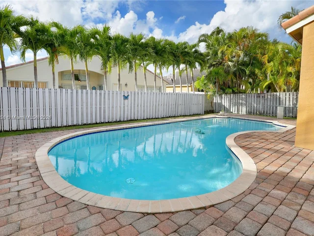 1588 SW 191st Ave, Pembroke Pines FL 33029