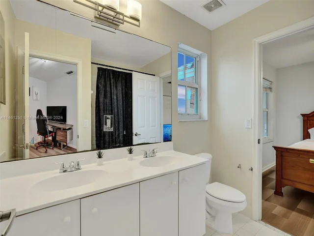 1588 SW 191st Ave, Pembroke Pines FL 33029