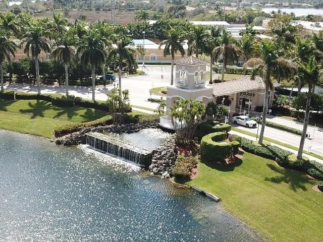 1588 SW 191st Ave, Pembroke Pines FL 33029