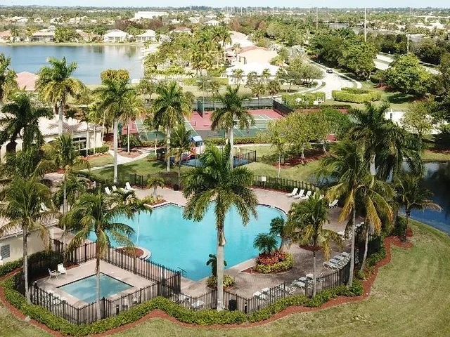 1588 SW 191st Ave, Pembroke Pines FL 33029