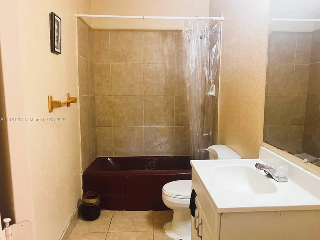 2301 NW 3rd St, Pompano Beach FL 33069