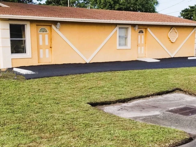 2301 NW 3rd St, Pompano Beach FL 33069