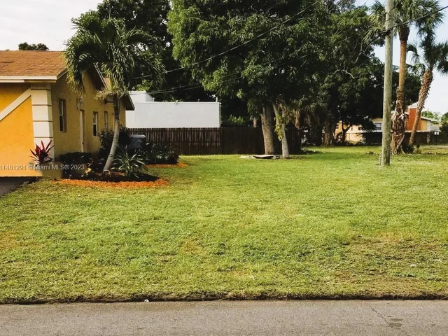 2301 NW 3rd St, Pompano Beach FL 33069