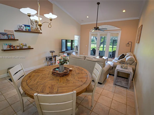 2461 E Aragon Blvd #3, Sunrise FL 33313