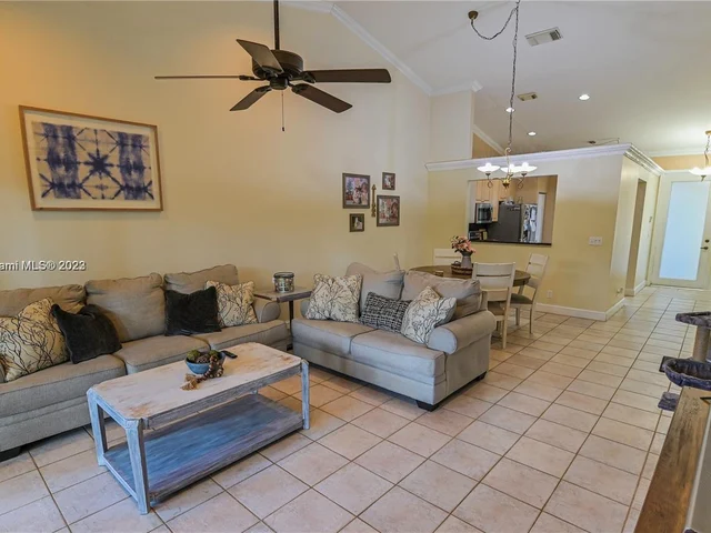 2461 E Aragon Blvd #3, Sunrise FL 33313