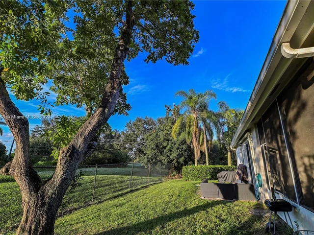 2461 E Aragon Blvd #3, Sunrise FL 33313