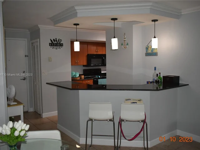 6917 Collins Ave # 524, Miami Beach FL 33141