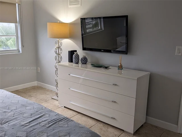 6917 Collins Ave # 524, Miami Beach FL 33141