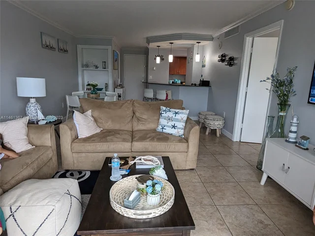 6917 Collins Ave # 524, Miami Beach FL 33141