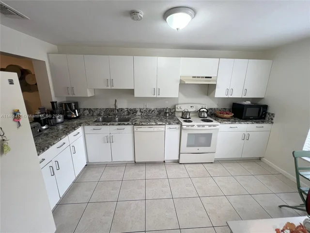 9892 NW 14th Ct # 174, Pembroke Pines FL 33024