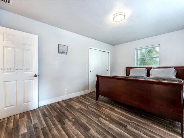 1805 N 23rd Ave, Hollywood FL 33020