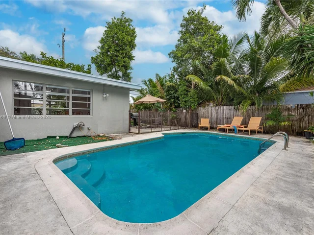 1805 N 23rd Ave, Hollywood FL 33020