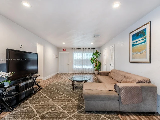 1805 N 23rd Ave, Hollywood FL 33020