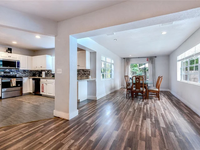 1805 N 23rd Ave, Hollywood FL 33020