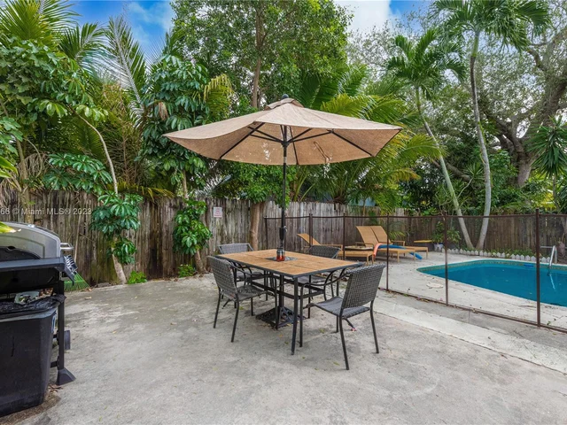 1805 N 23rd Ave, Hollywood FL 33020