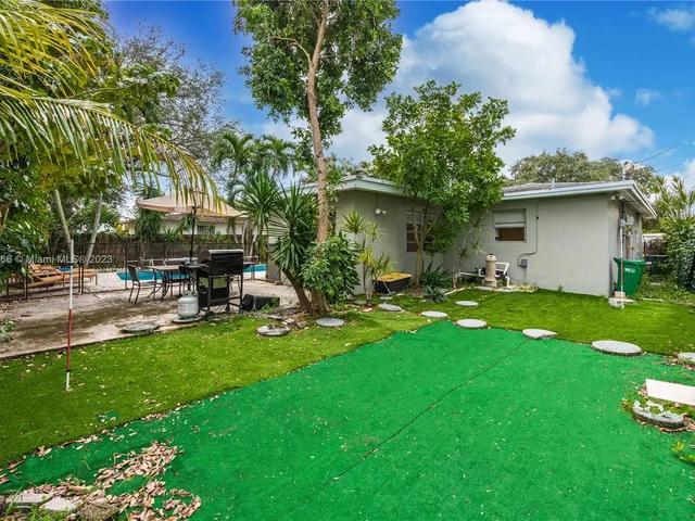 1805 N 23rd Ave, Hollywood FL 33020