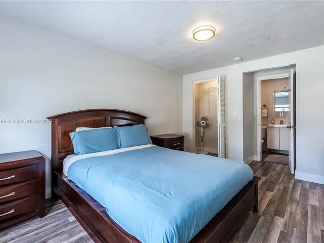 1805 N 23rd Ave, Hollywood FL 33020