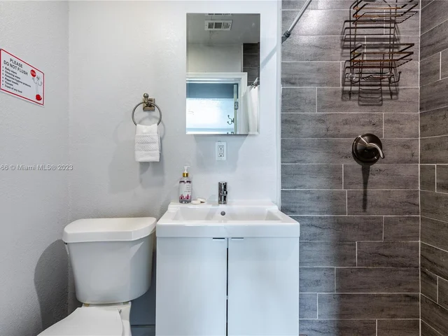 1805 N 23rd Ave, Hollywood FL 33020