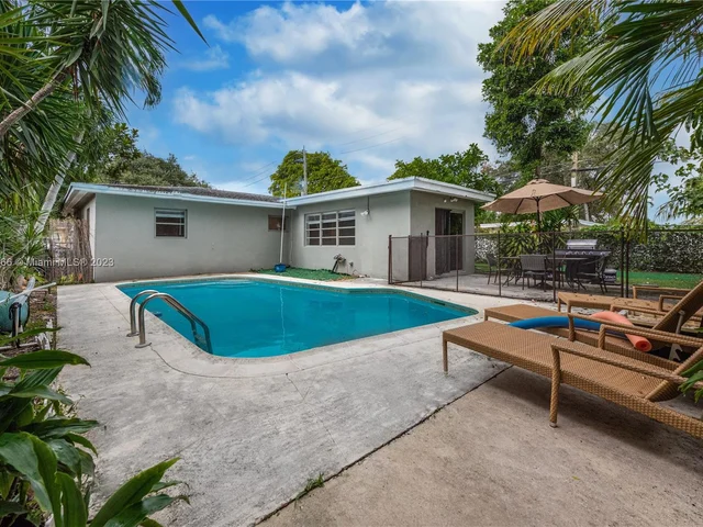 1805 N 23rd Ave, Hollywood FL 33020