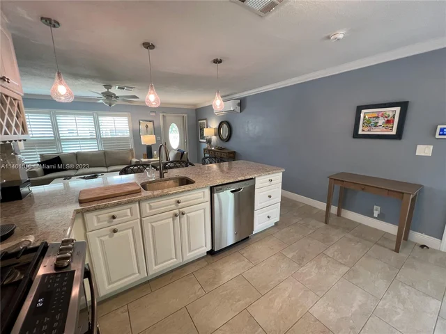 121 Tacoma Ln # 121, Palm Beach Shores FL 33404