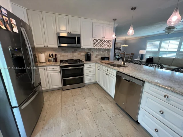 121 Tacoma Ln # 121, Palm Beach Shores FL 33404