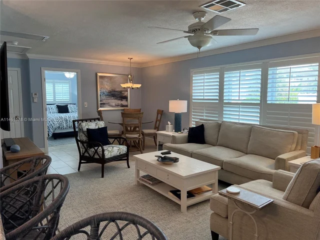 121 Tacoma Ln # 121, Palm Beach Shores FL 33404