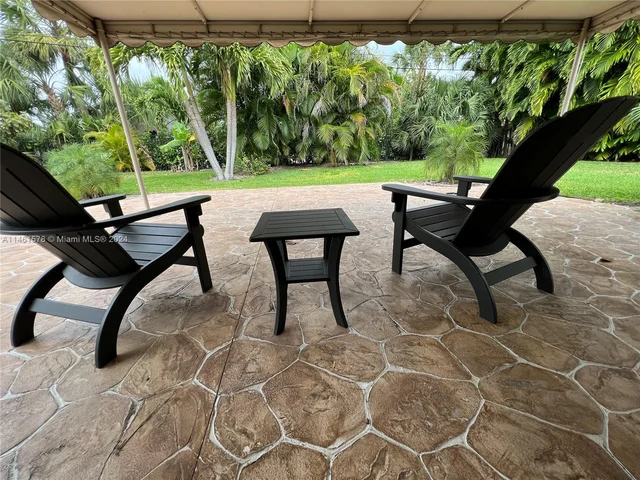 121 Tacoma Ln # 121, Palm Beach Shores FL 33404