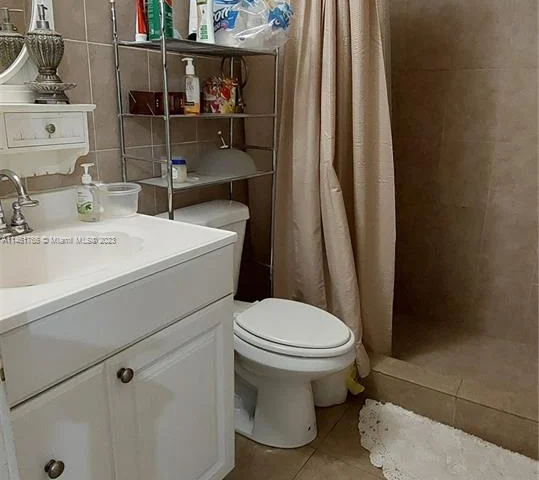 621 E 46th St, Hialeah FL 33013