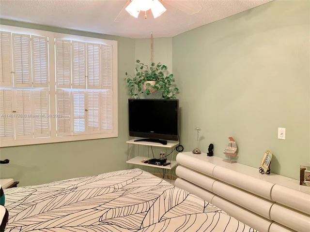 1950 S Ocean Dr # 18B, Hallandale Beach FL 33009