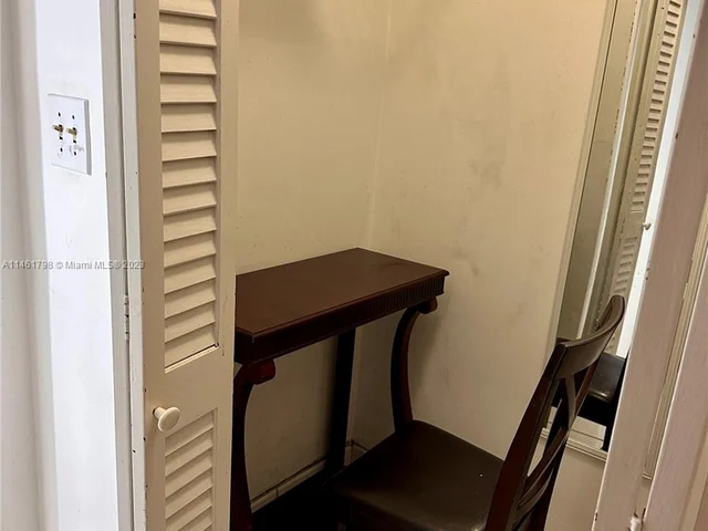 2899 Collins Ave # 1634, Miami Beach FL 33140