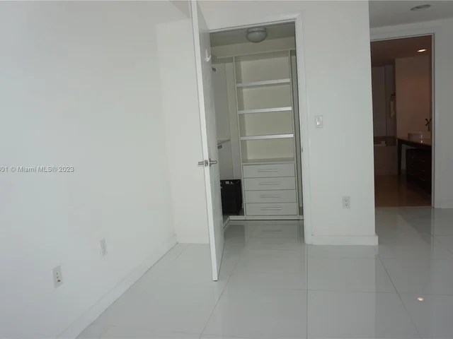 475 Brickell Ave # 4709, Miami FL 33131