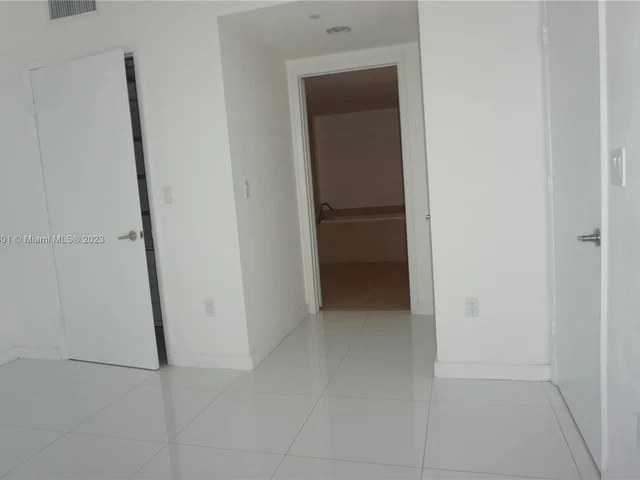 475 Brickell Ave # 4709, Miami FL 33131