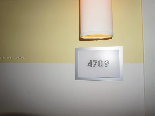 475 Brickell Ave # 4709, Miami FL 33131