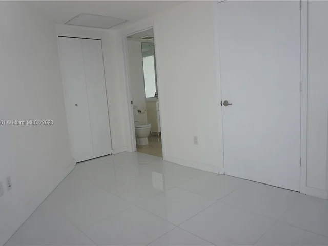 475 Brickell Ave # 4709, Miami FL 33131