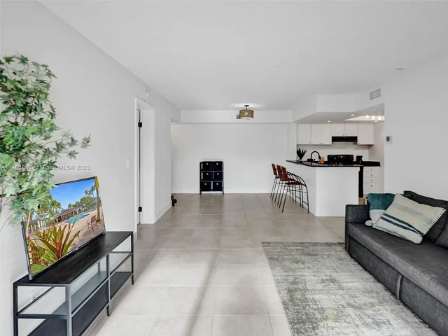 9250 W Atlantic Blvd # 913, Coral Springs FL 33071