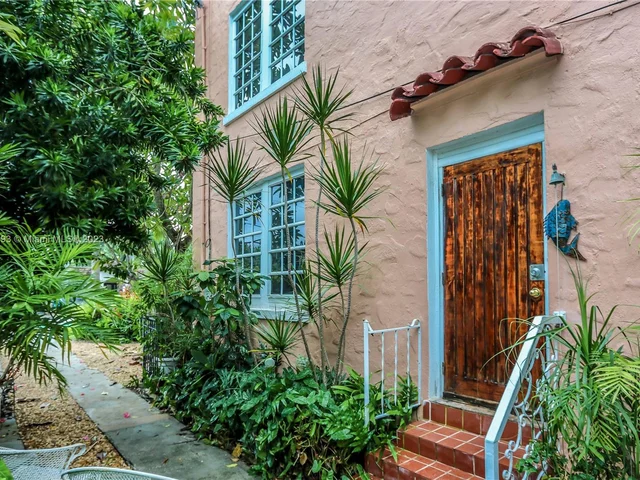 3476 Prairie Ave, Miami Beach FL 33140