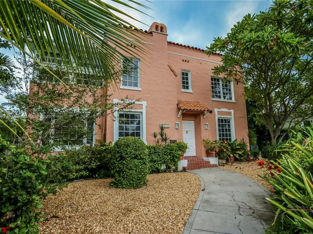 3476 Prairie Ave, Miami Beach FL 33140