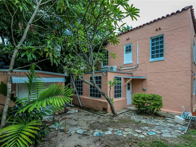 3476 Prairie Ave, Miami Beach FL 33140