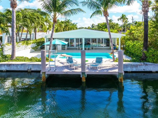 8834 Hawthorne Ave, Surfside FL 33154